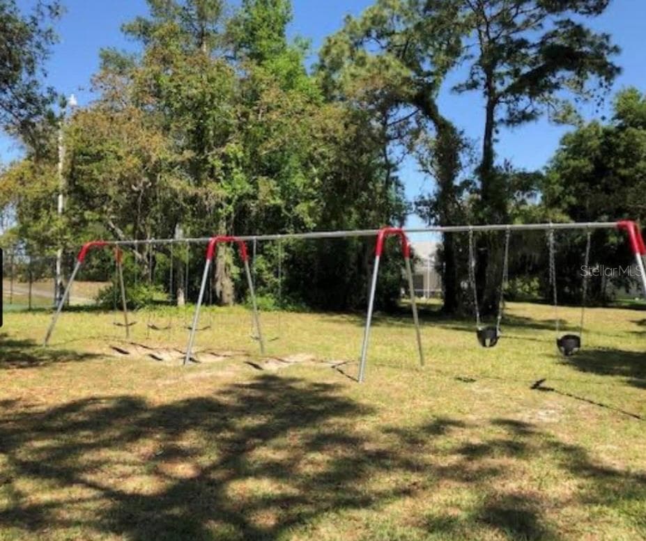 Community playground - 409 SILAS CT, SPRING HILL