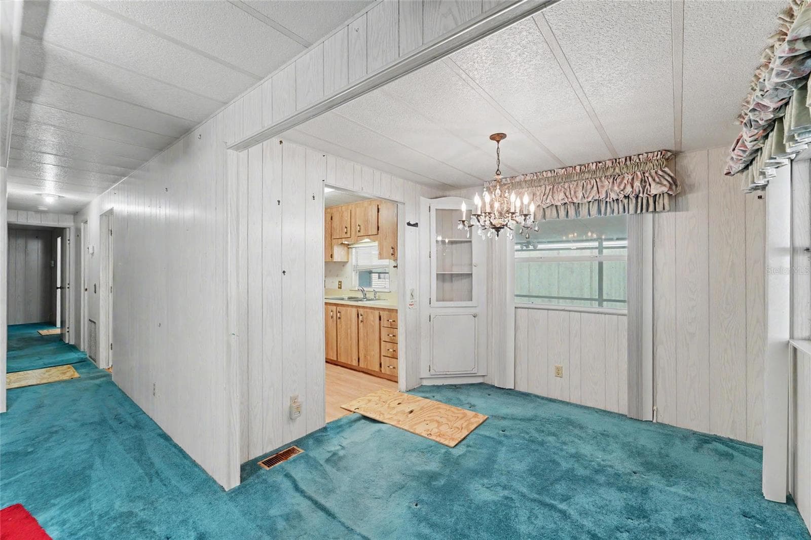 Access kitchen from either direction - 1500 COUNTY ROAD 1 #219, DUNEDIN