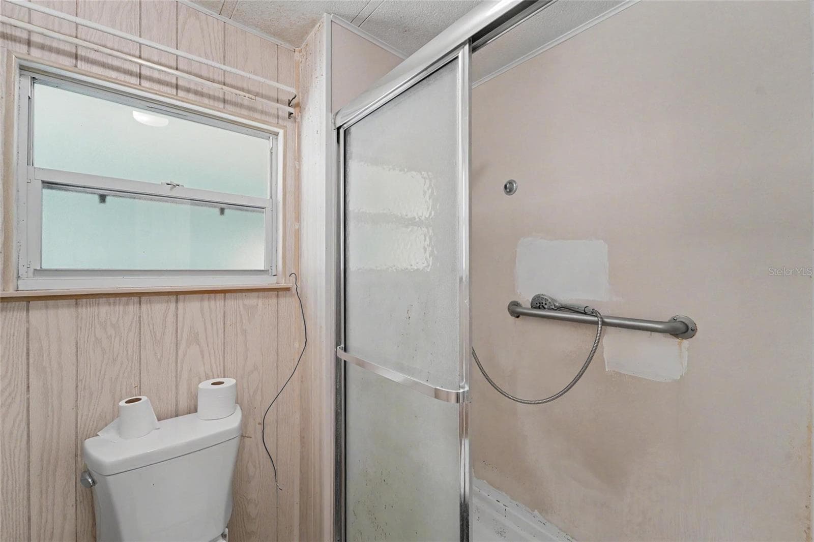 Primary with walk in shower - 1500 COUNTY ROAD 1 #219, DUNEDIN