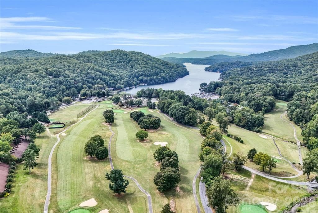 Rumbling Bald golf course - 208 N West Lake Drive, Lake Lure