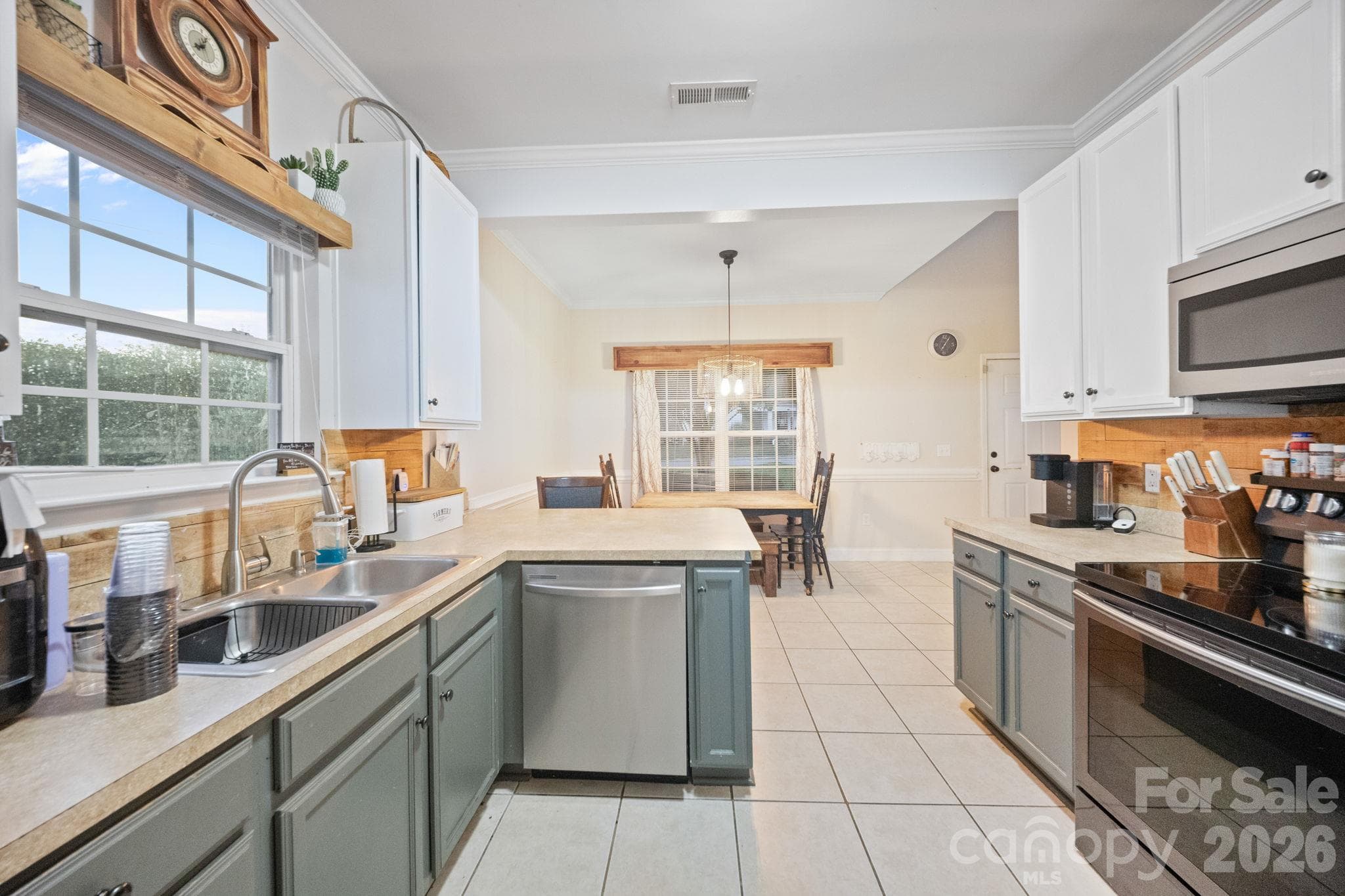 kitchen - 511 S Zion Street, Landis