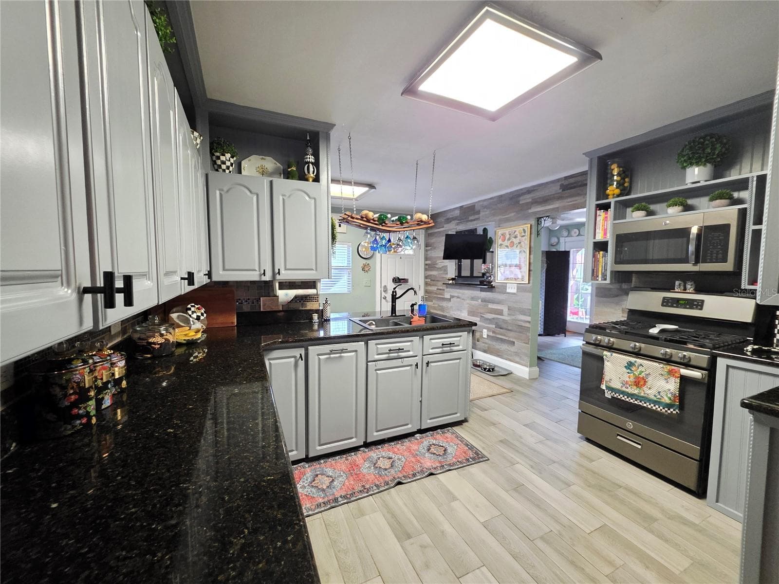 Half Duplex at 118 S WATERLOO AVE, LAKELAND, photo 15 of 31