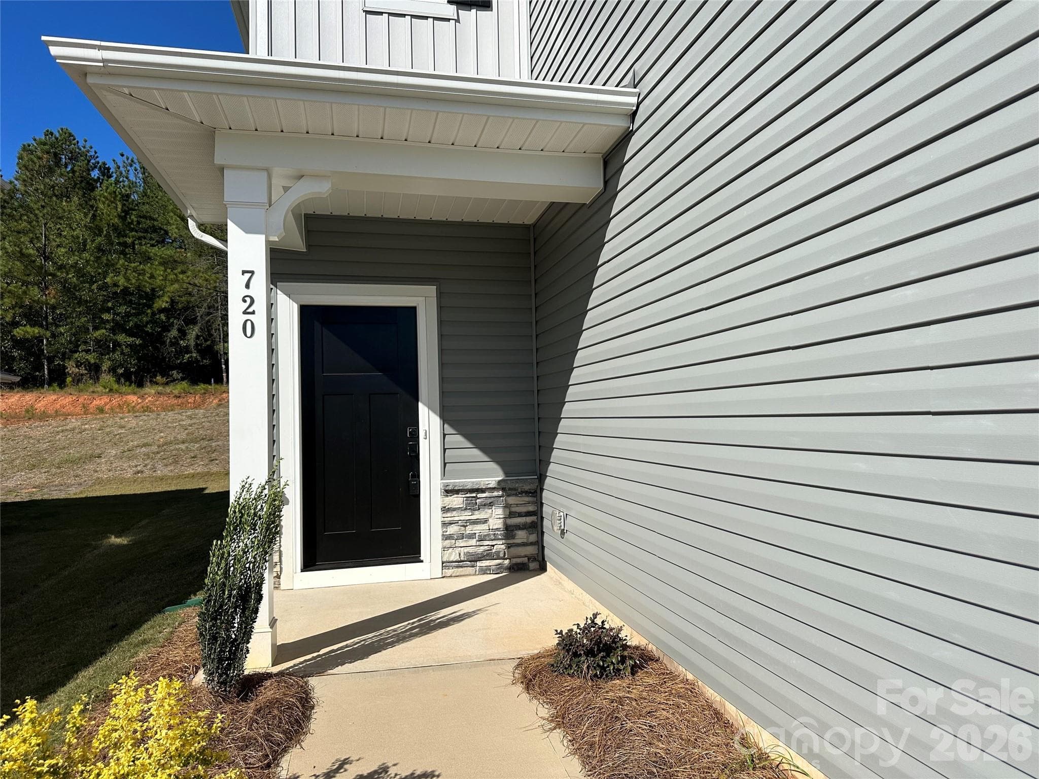 Single Family Residence at 720 Inwood Hill Drive, Gastonia, photo 3 of 35