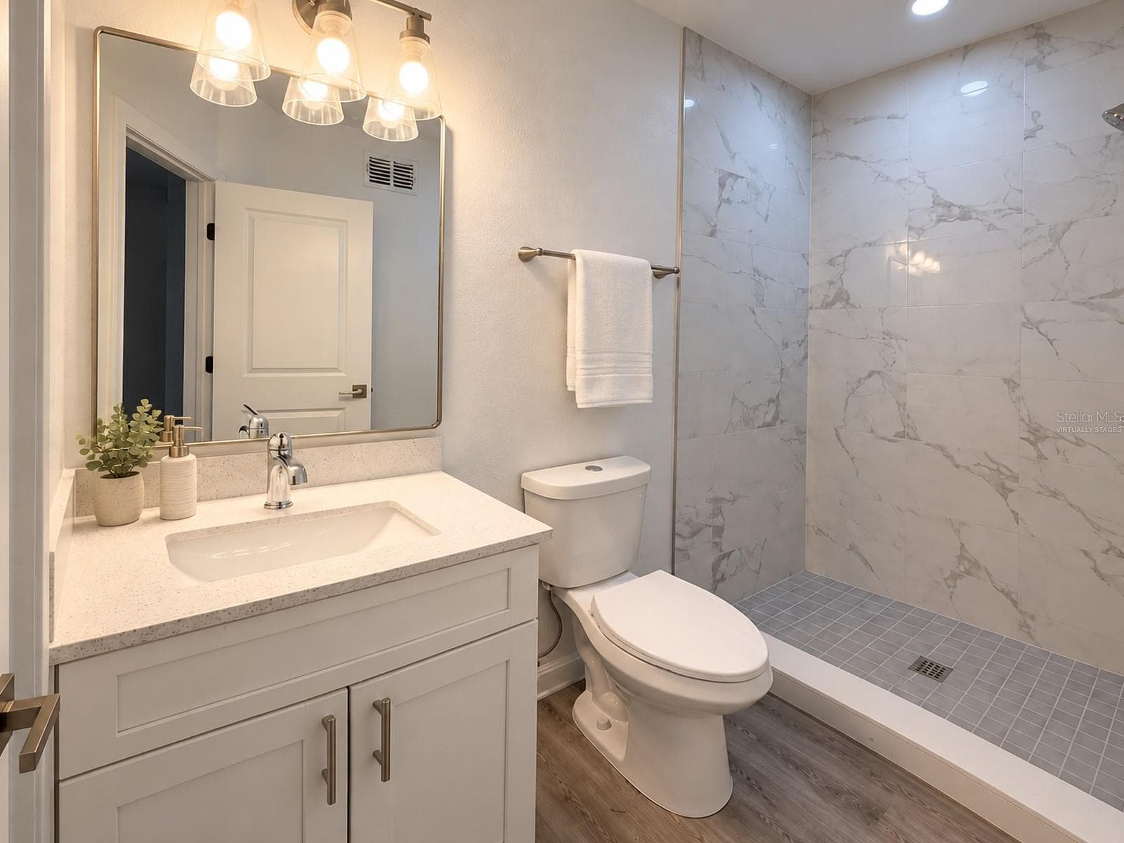 Virtually staged - 1701 TALLAHASSEE DR, DAYTONA BEACH