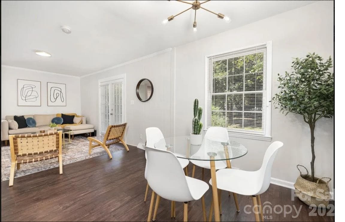 Single Family Residence at 3909 Woodbriar Trail, Charlotte, photo 2 of 24