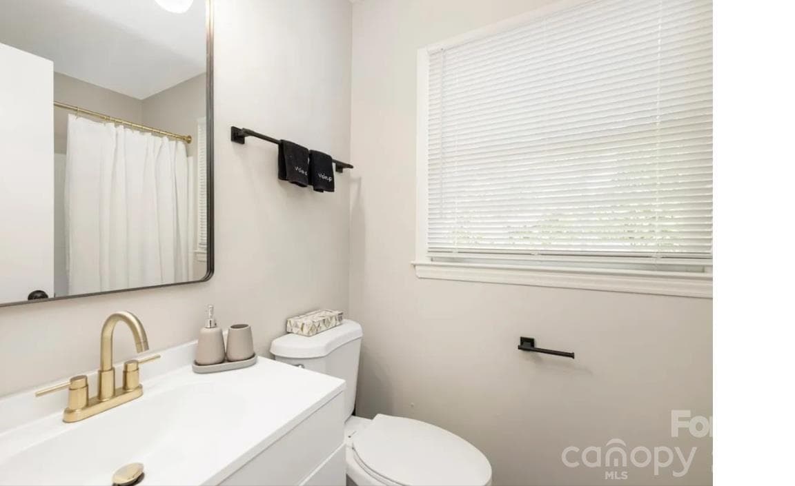 Single Family Residence at 3909 Woodbriar Trail, Charlotte, photo 13 of 24