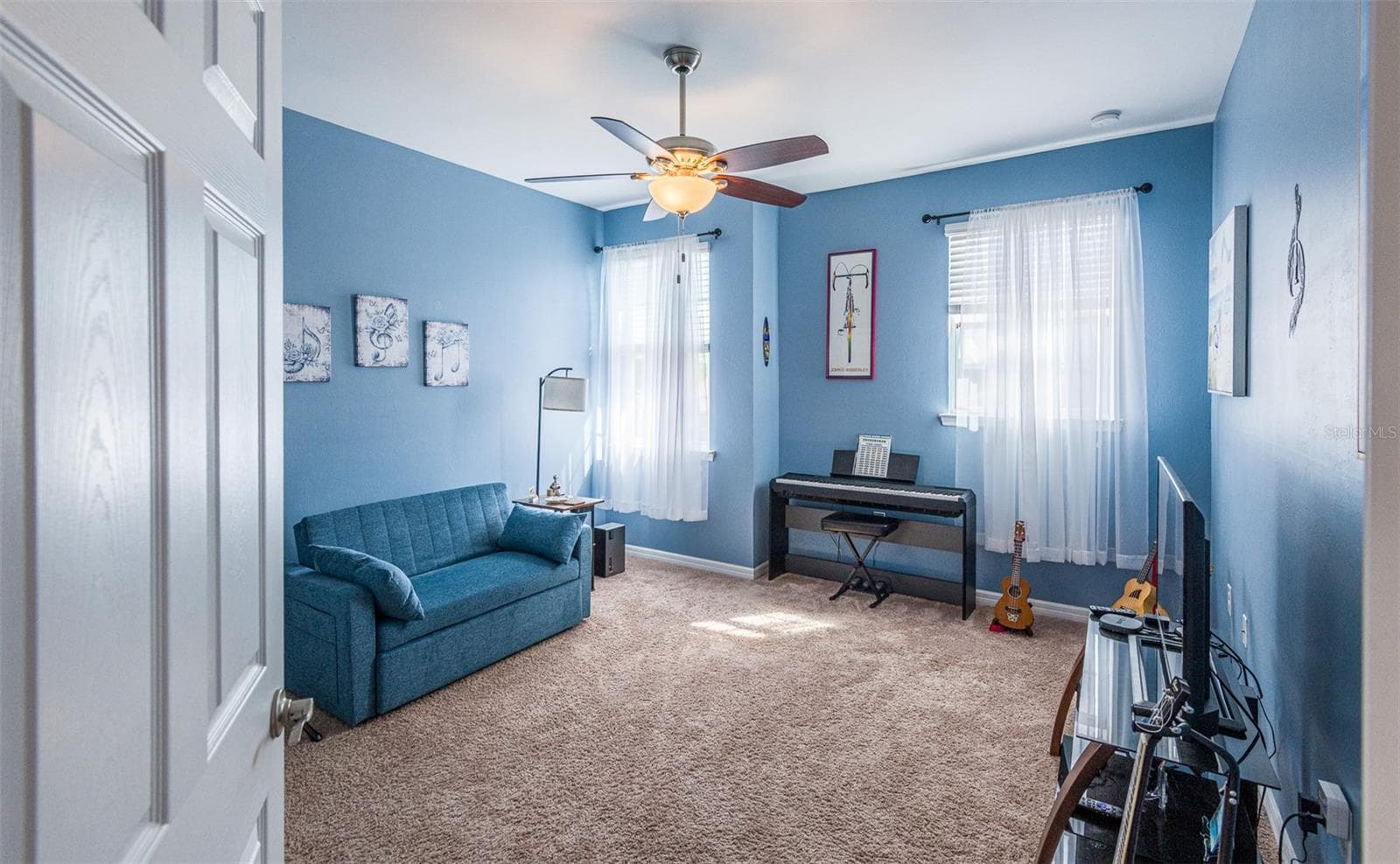 Single Family Residence at 11554 BLACKFIN ST, VENICE, photo 16 of 29