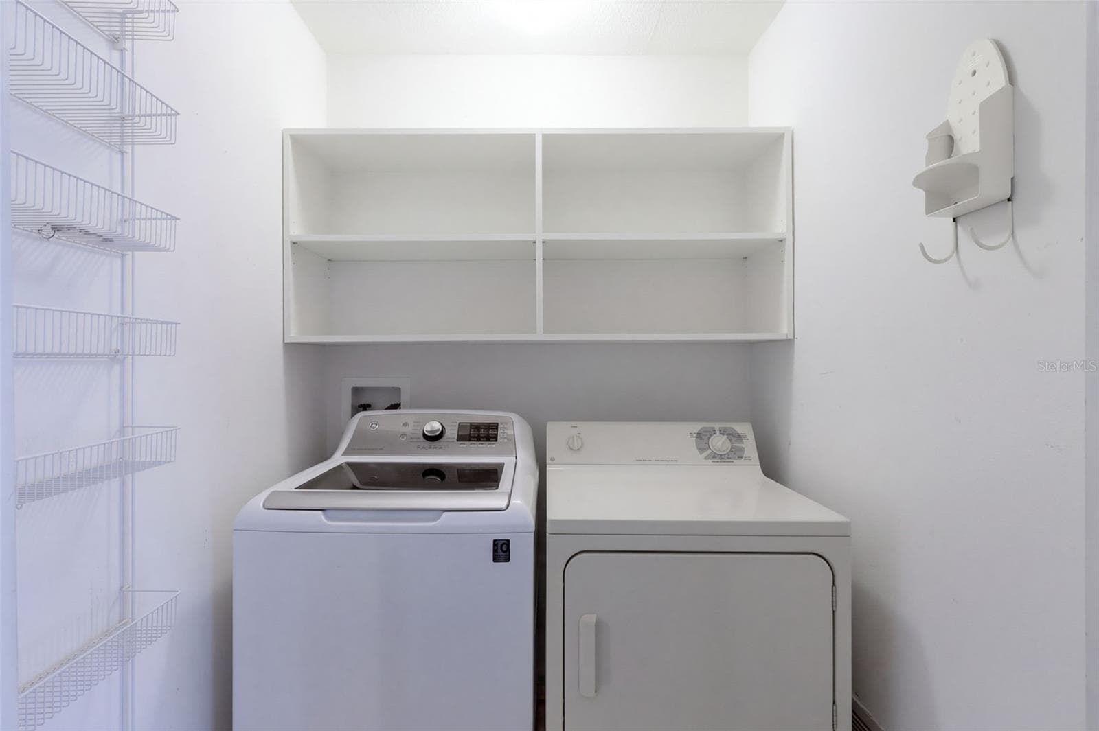 Laundry Closet - 15806 GREEN COVE BLVD, CLERMONT