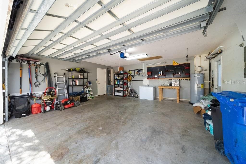 Oversized 2 car garage - 4119 MORELAND DR, VALRICO