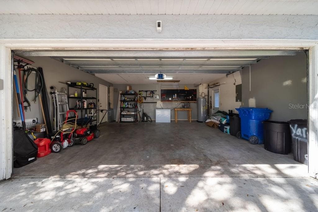 Oversized 2 car garage - 4119 MORELAND DR, VALRICO