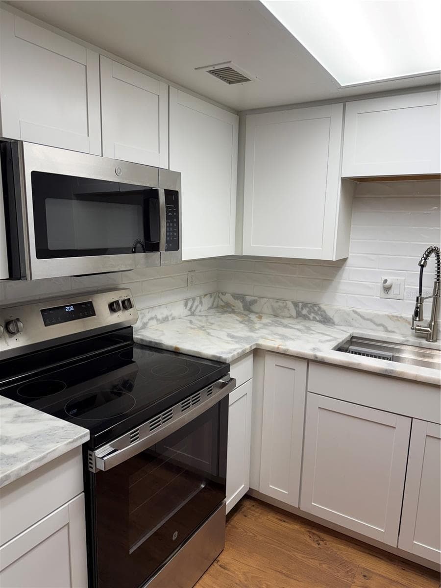 Condominium at 948 LAKE DESTINY #G, ALTAMONTE SPRINGS, photo 4 of 17