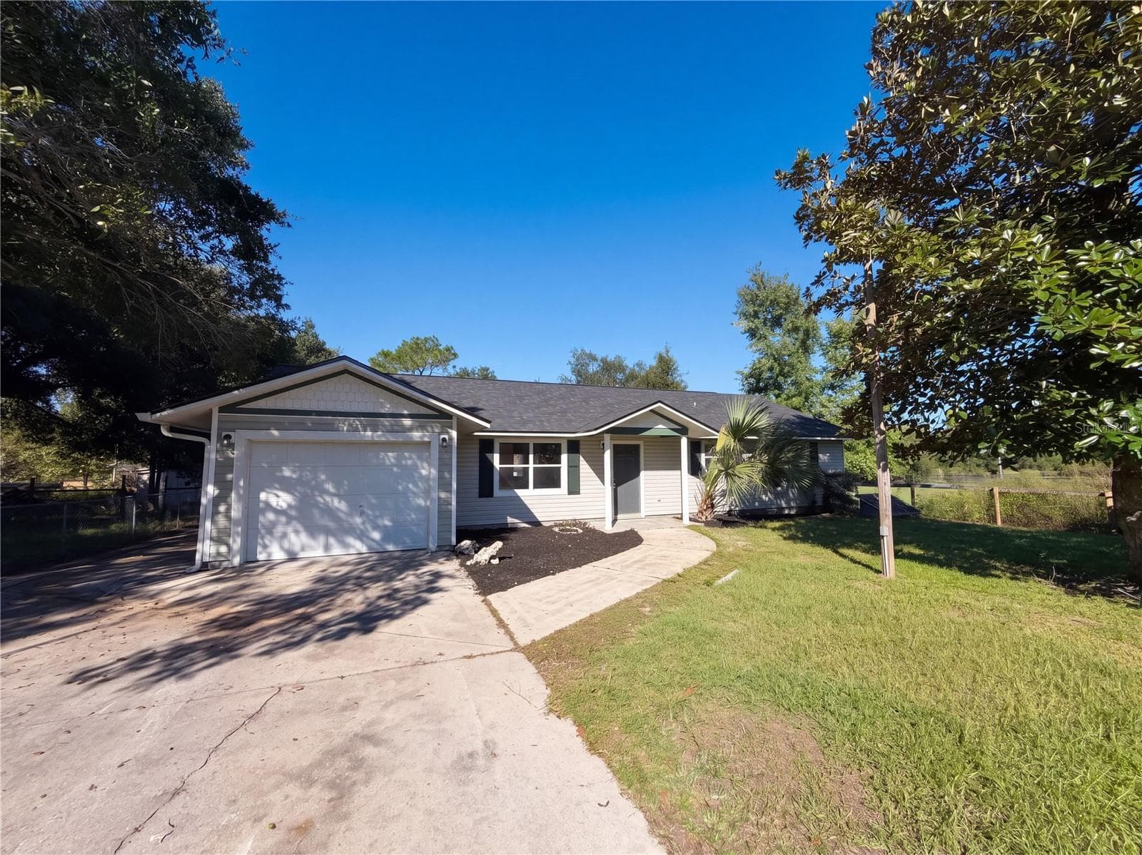 Single Family Residence at 14820 SE 103RD AVE, SUMMERFIELD, photo 2 of 21
