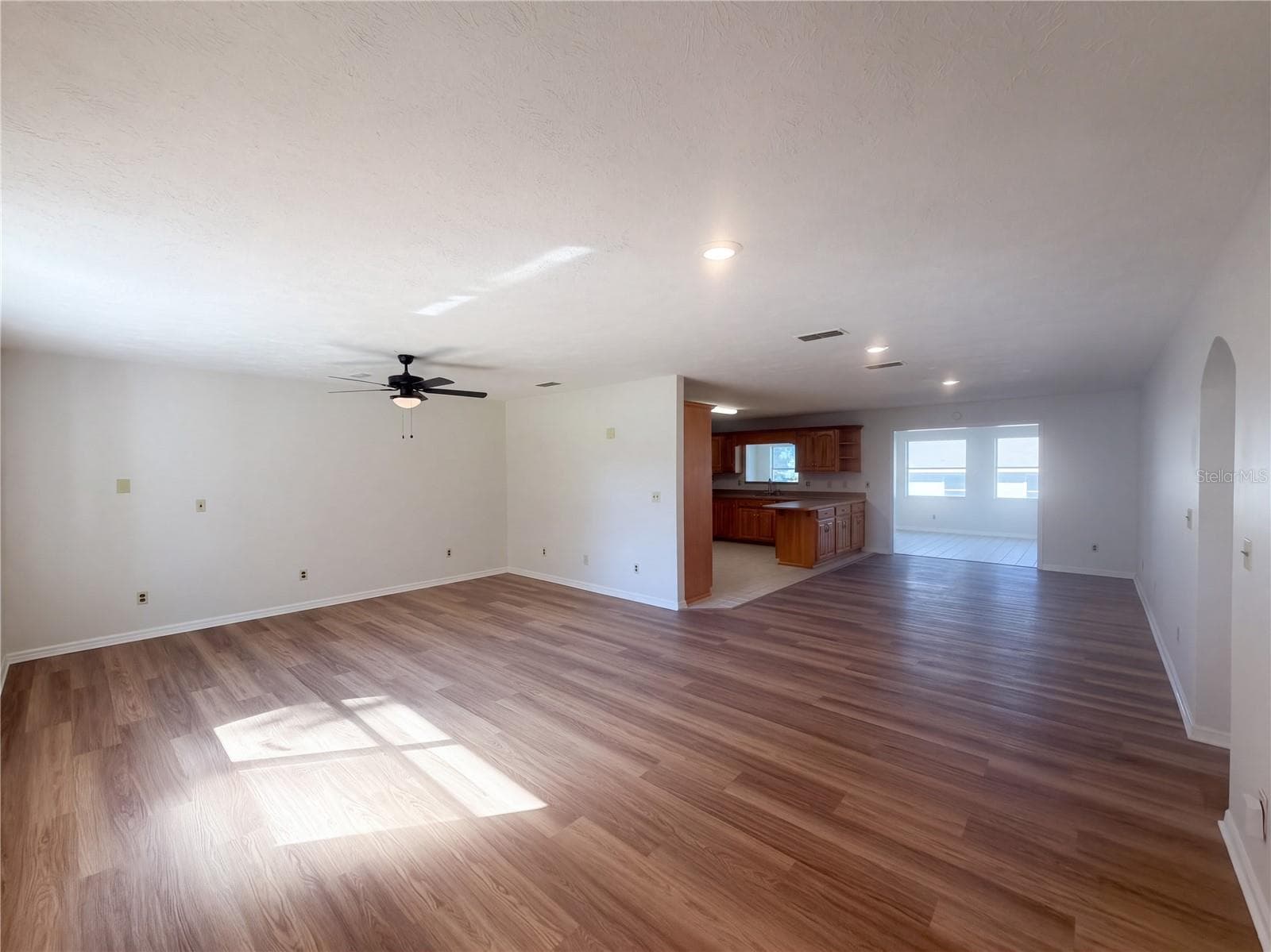 Single Family Residence at 14820 SE 103RD AVE, SUMMERFIELD, photo 4 of 21