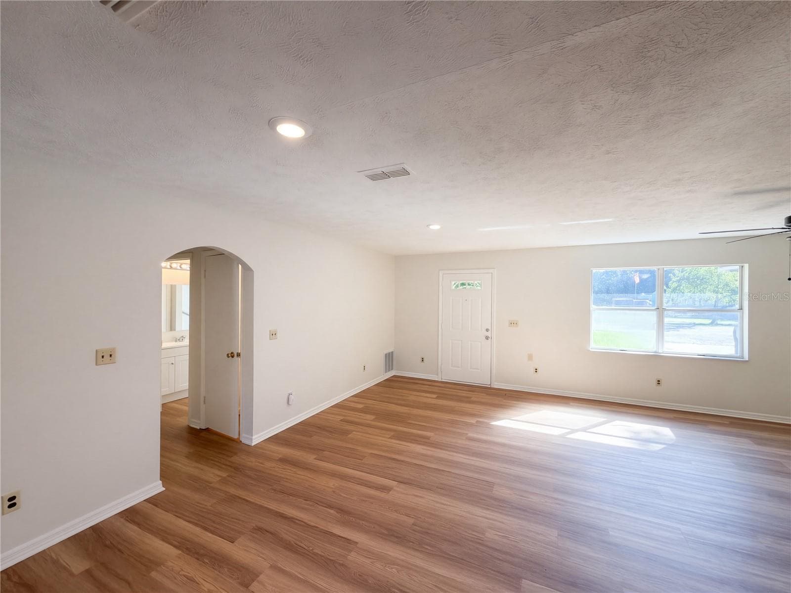 Single Family Residence at 14820 SE 103RD AVE, SUMMERFIELD, photo 6 of 21
