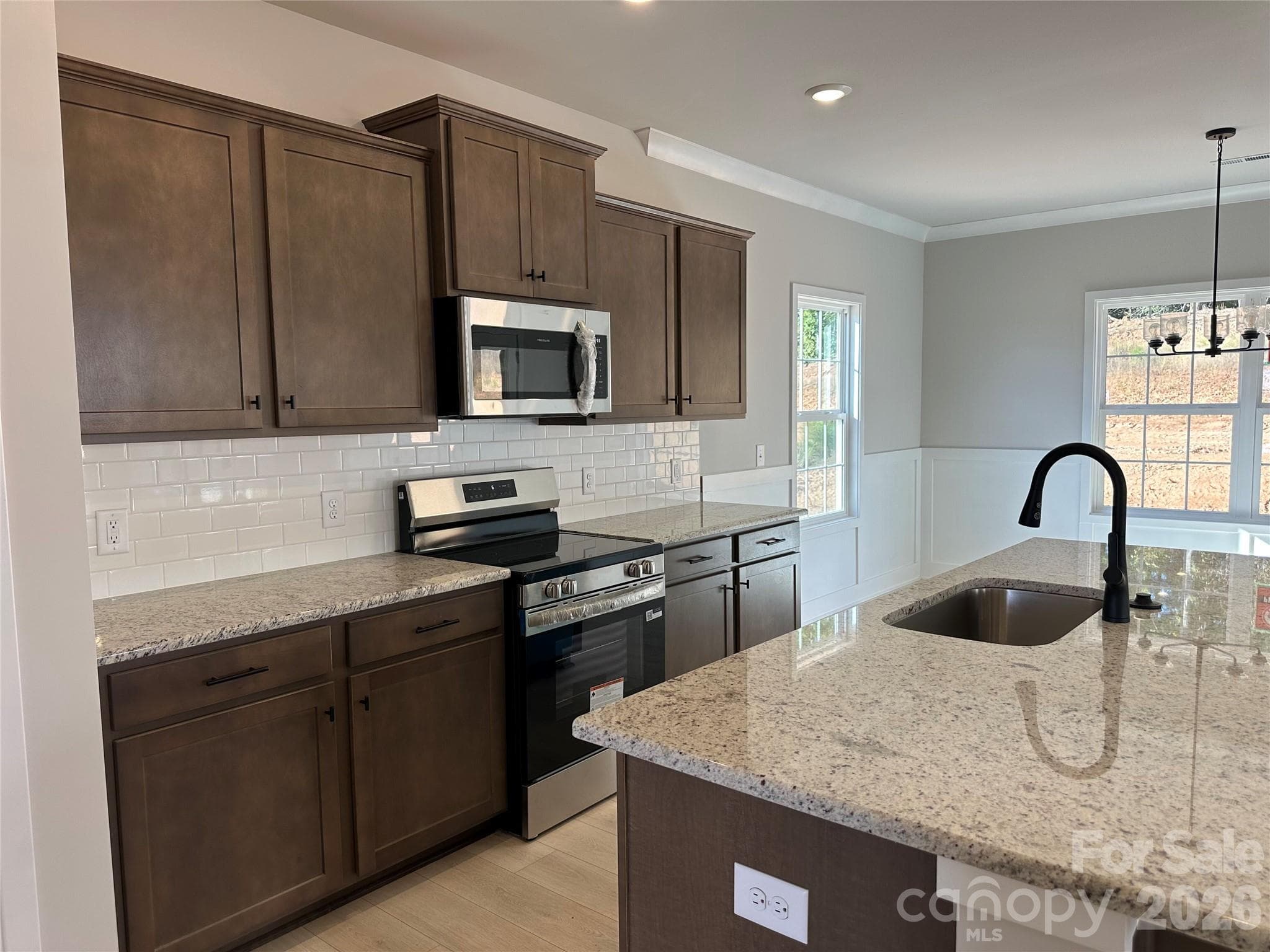 Single Family Residence at 708 Inwood Hill Drive, Gastonia, photo 8 of 41