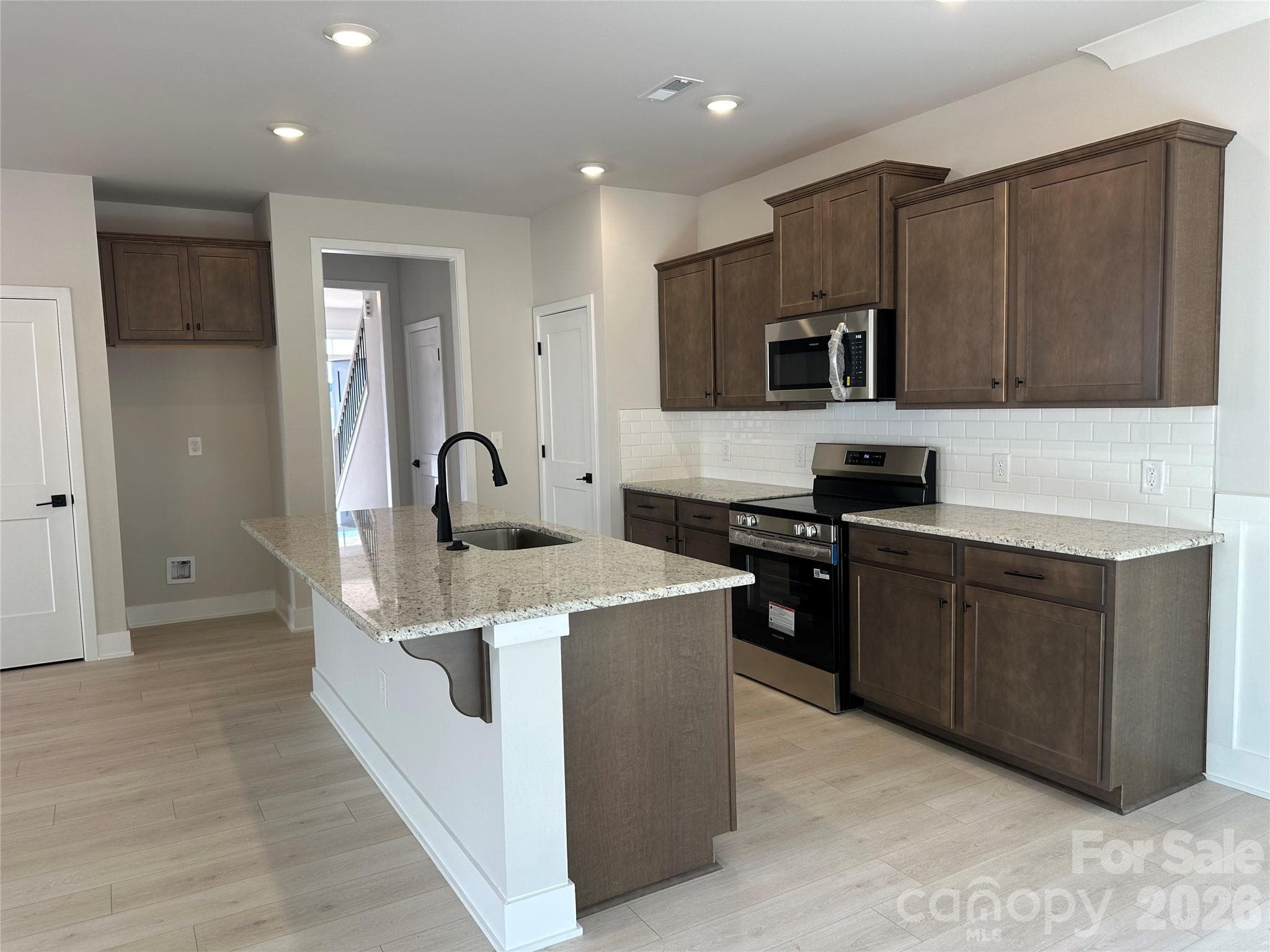 Single Family Residence at 708 Inwood Hill Drive, Gastonia, photo 14 of 41