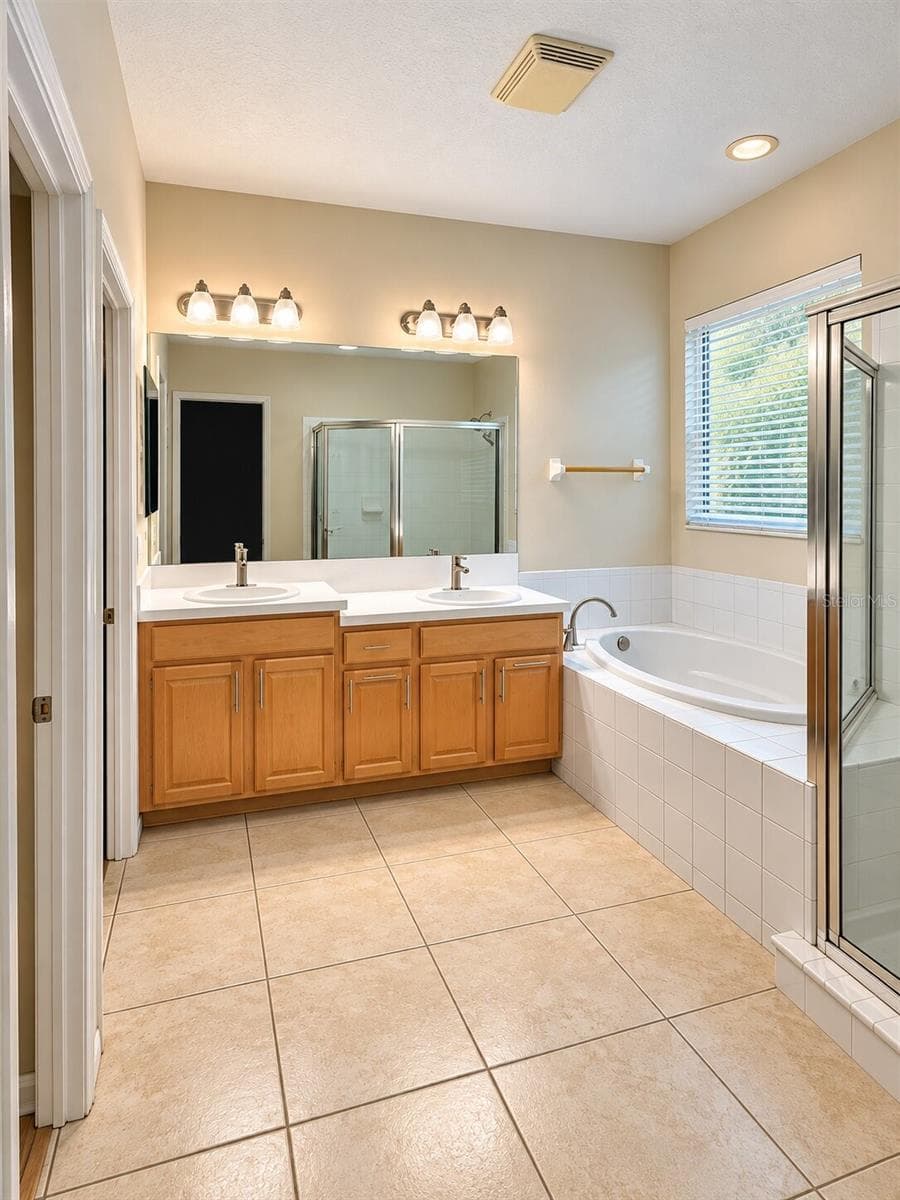 Single Family Residence at 3720 BRAEMERE DR, SPRING HILL, photo 28 of 77