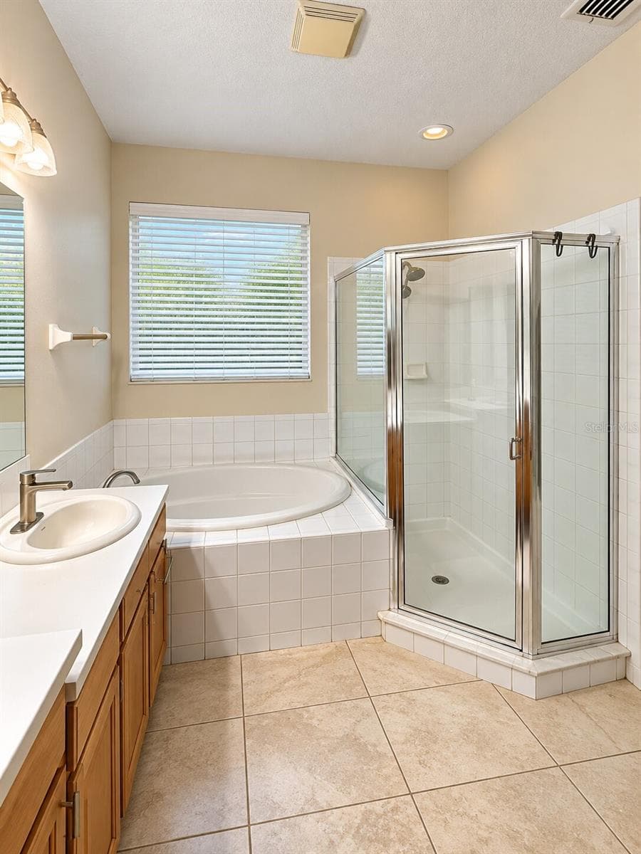 Single Family Residence at 3720 BRAEMERE DR, SPRING HILL, photo 30 of 77