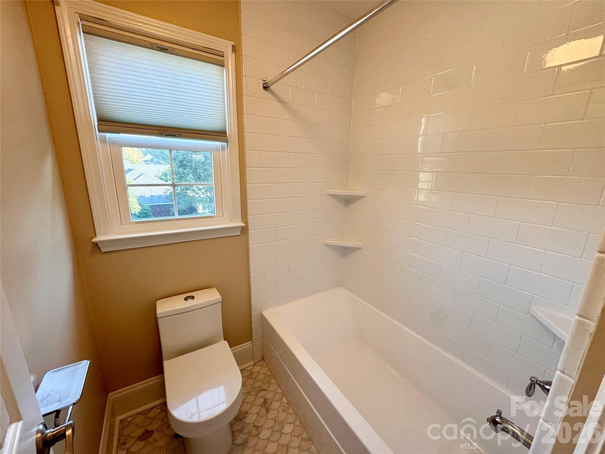 Hall bath - 7101 Founders Way, Harris