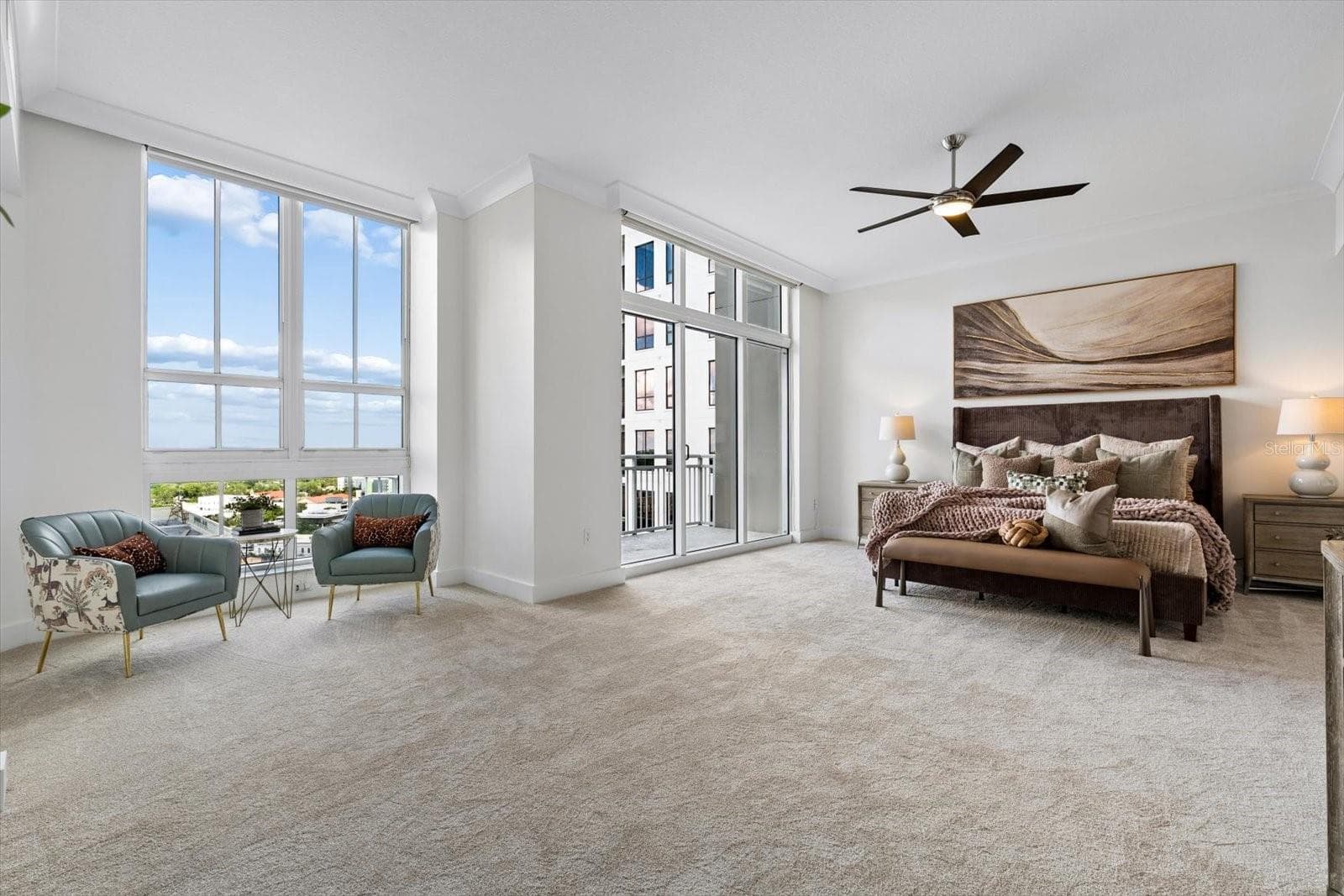 Oversized primary bedroom with sitting area/office - 1350 MAIN ST #1703, SARASOTA