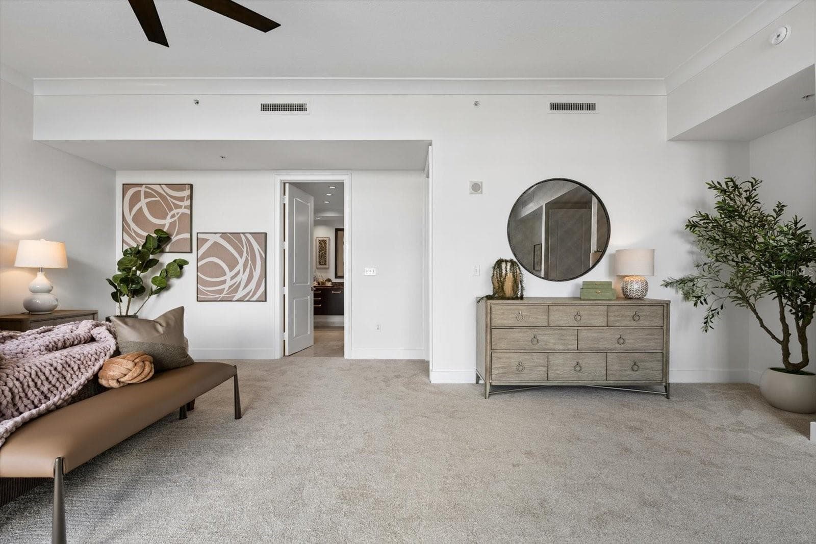 Oversized primary bedroom - 1350 MAIN ST #1703, SARASOTA