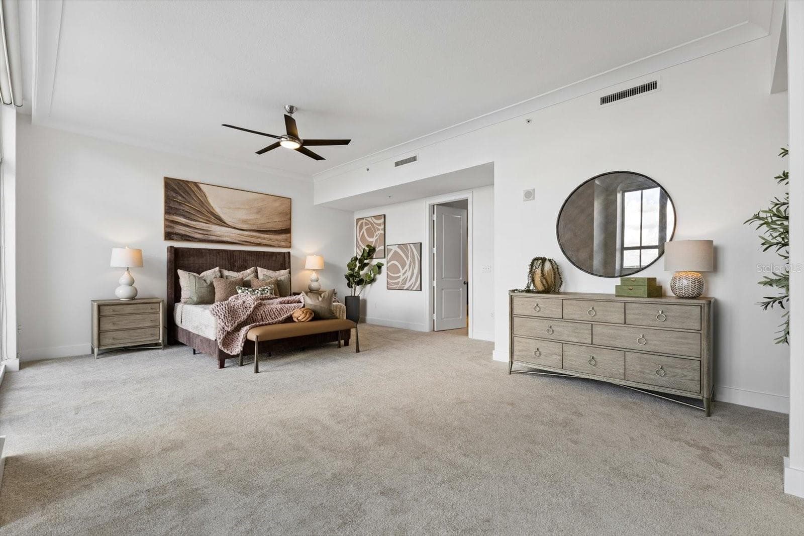 Oversized primary bedroom - 1350 MAIN ST #1703, SARASOTA