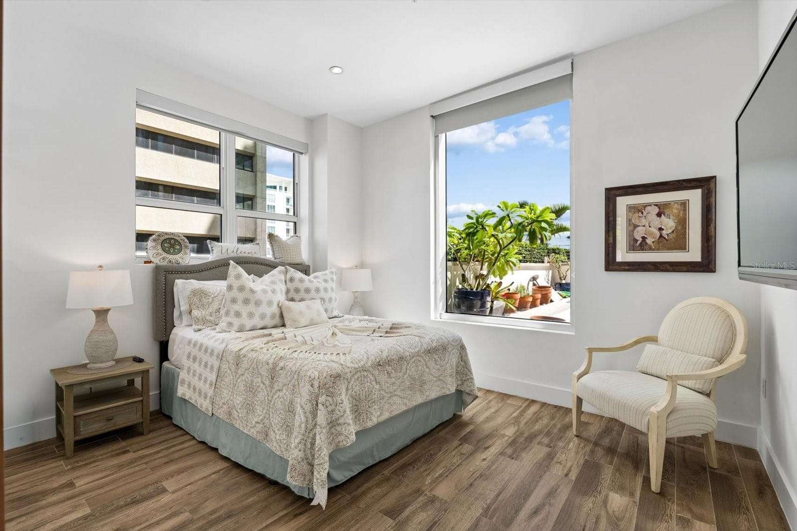 Cabana room that residents can reserve for guests - 1350 MAIN ST #1703, SARASOTA