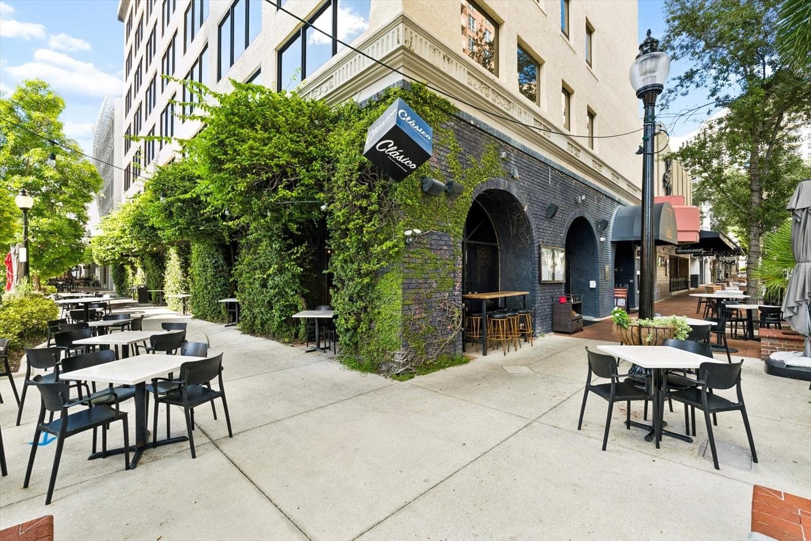 Shopping & dining outside your building - 1350 MAIN ST #1703, SARASOTA