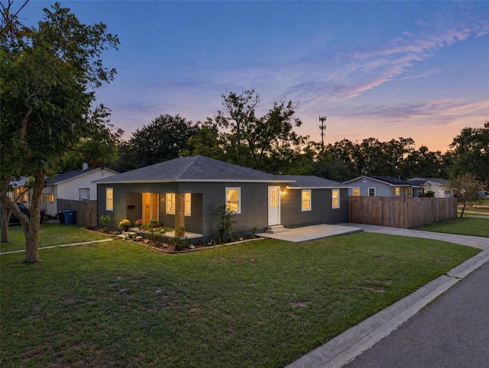 Single Family Residence at 3138 YALE ST N, ST PETERSBURG, photo 2 of 37