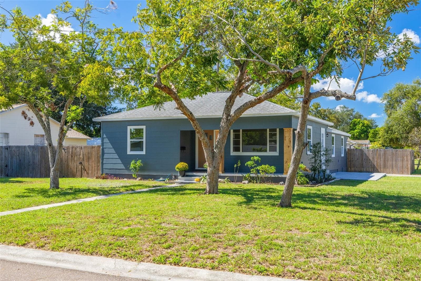 Single Family Residence at 3138 YALE ST N, ST PETERSBURG, photo 3 of 37