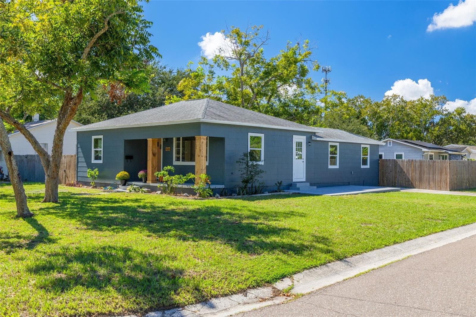 Single Family Residence at 3138 YALE ST N, ST PETERSBURG, photo 4 of 37