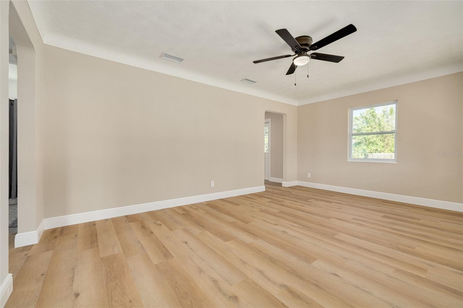 Single Family Residence at 3138 YALE ST N, ST PETERSBURG, photo 5 of 37