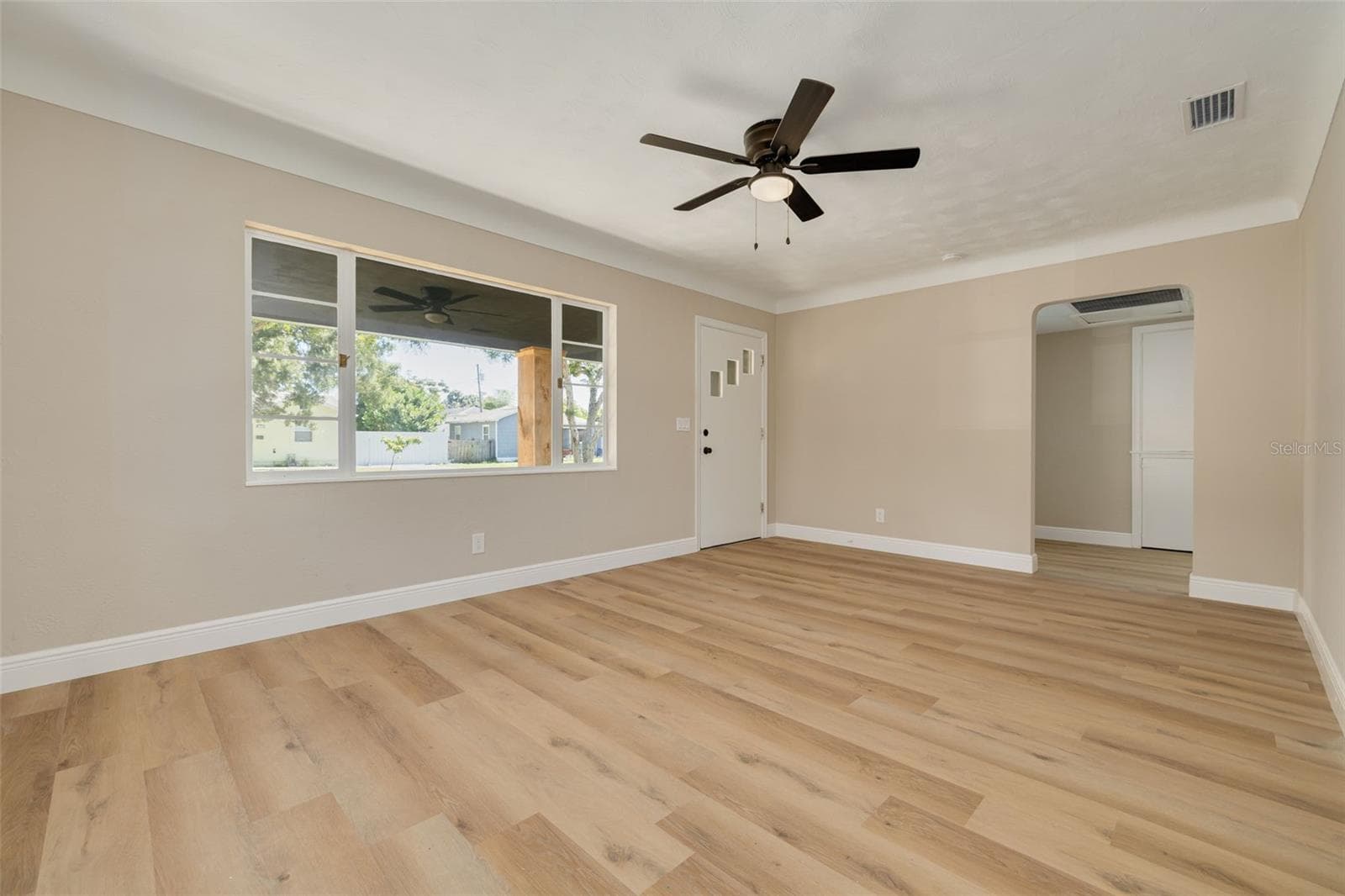 Single Family Residence at 3138 YALE ST N, ST PETERSBURG, photo 6 of 37
