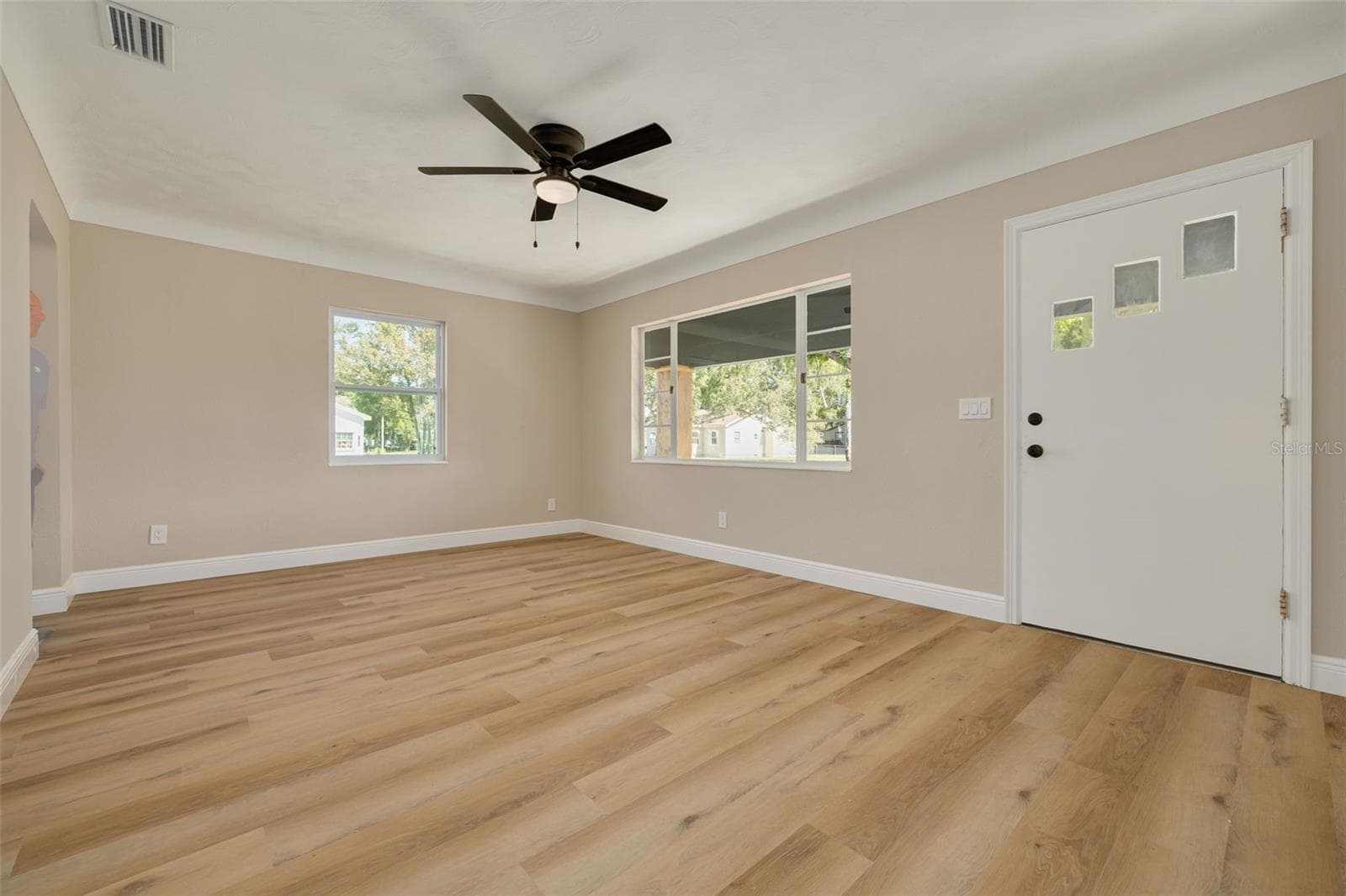 Single Family Residence at 3138 YALE ST N, ST PETERSBURG, photo 7 of 37