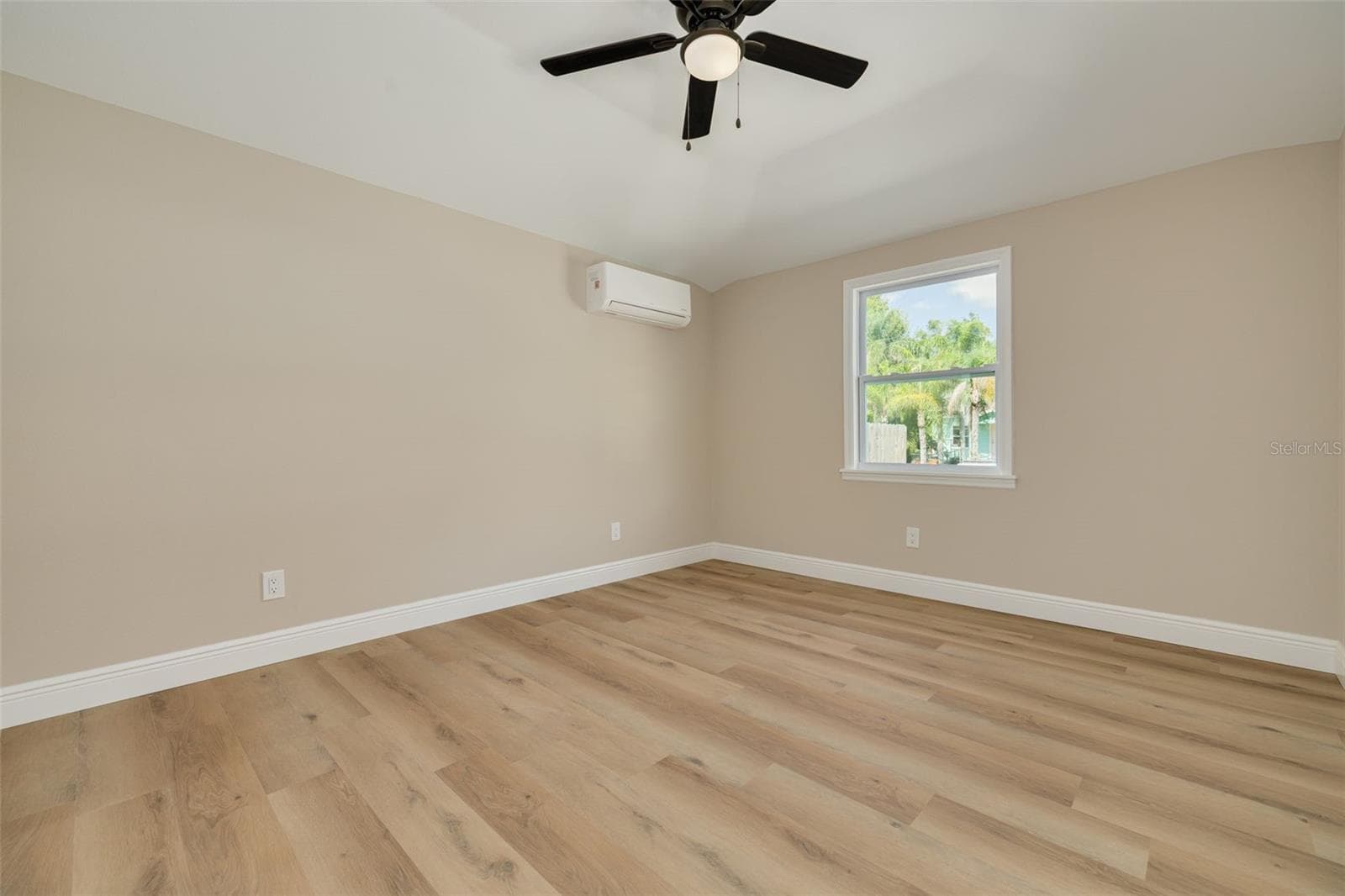 Single Family Residence at 3138 YALE ST N, ST PETERSBURG, photo 20 of 37
