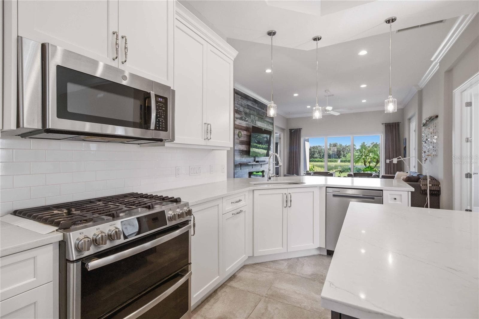 Virtually Staged - 5003 TOBERMORY WAY, BRADENTON