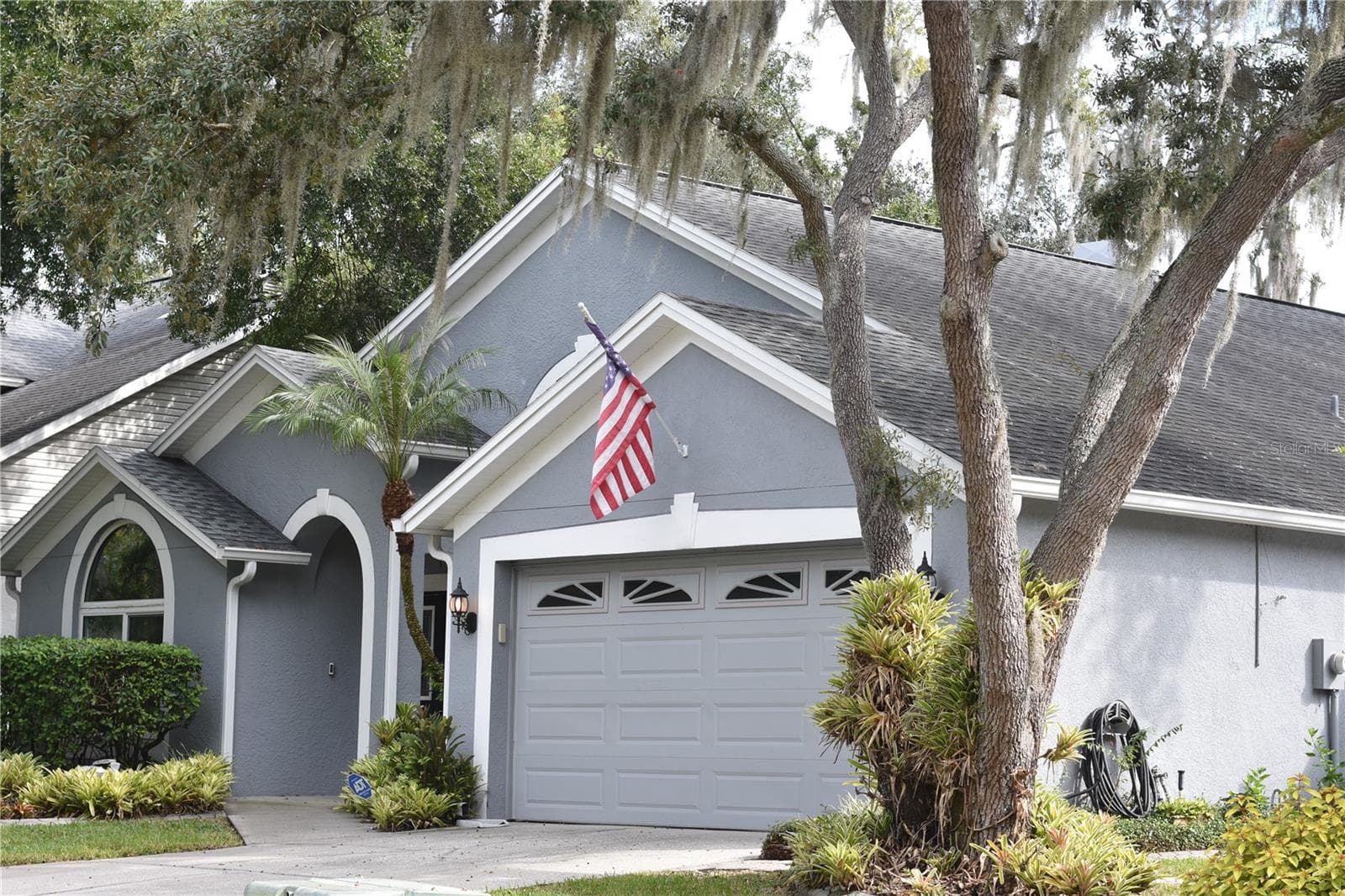 Single Family Residence at 4605 OAK RIVER CIR, VALRICO, photo 2 of 49
