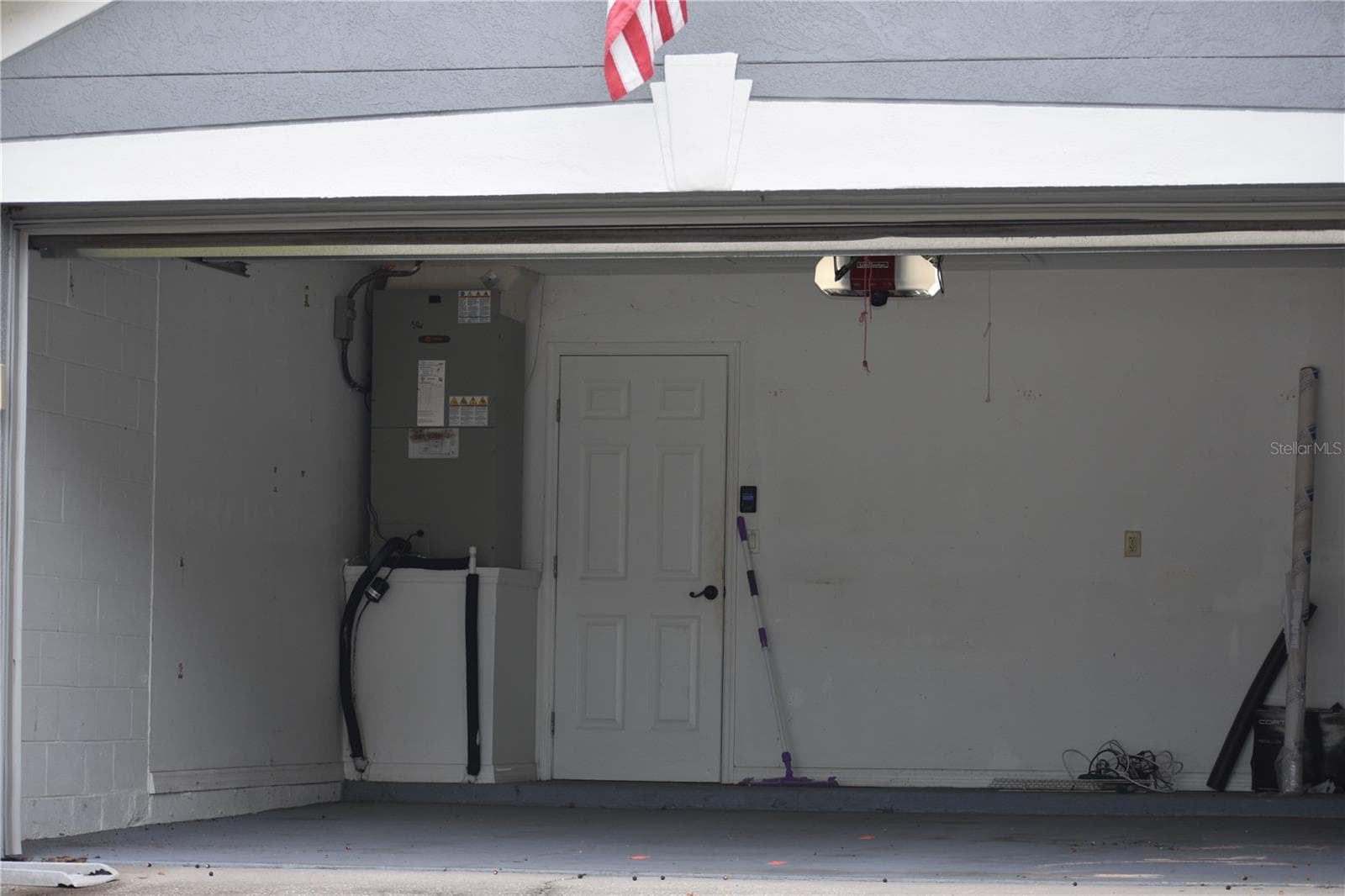 Single Family Residence at 4605 OAK RIVER CIR, VALRICO, photo 42 of 49