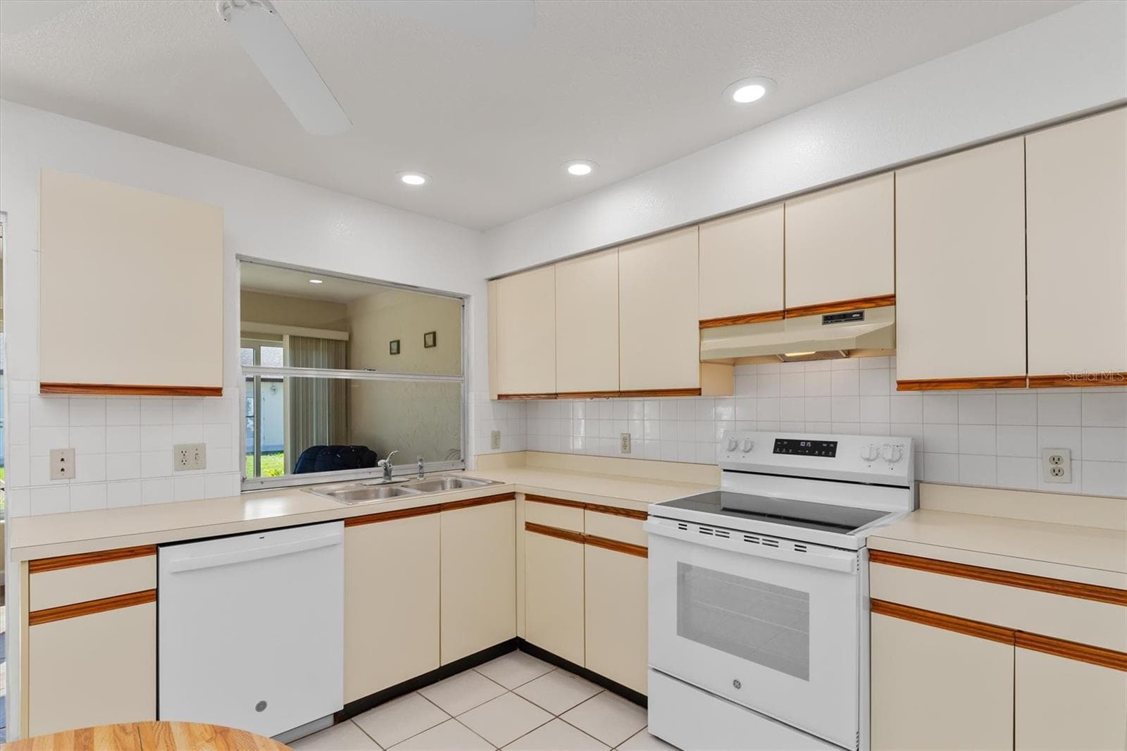 Condominium at 602 DOGWOOD AVE, ENGLEWOOD, photo 9 of 40