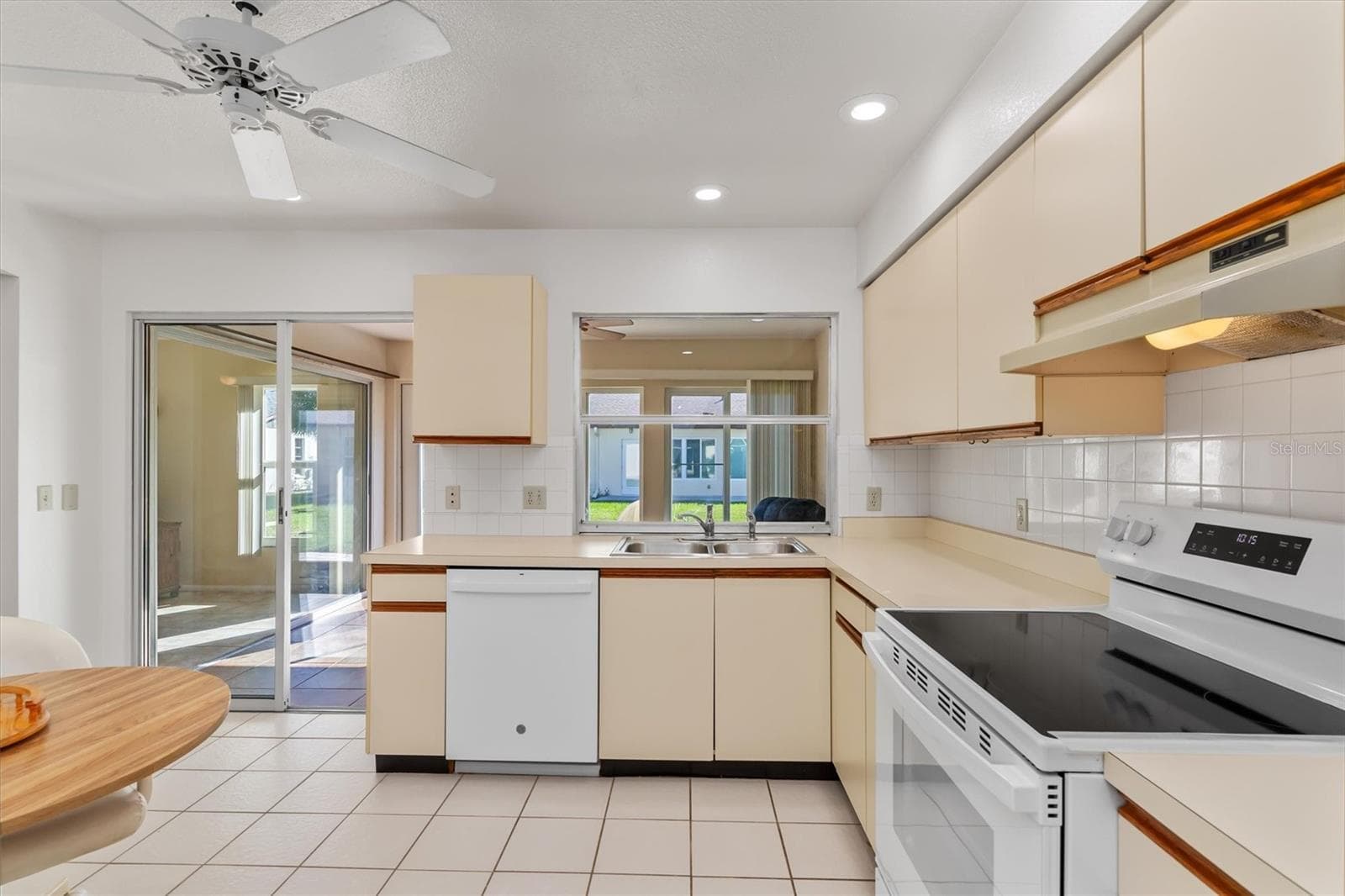 Condominium at 602 DOGWOOD AVE, ENGLEWOOD, photo 10 of 40