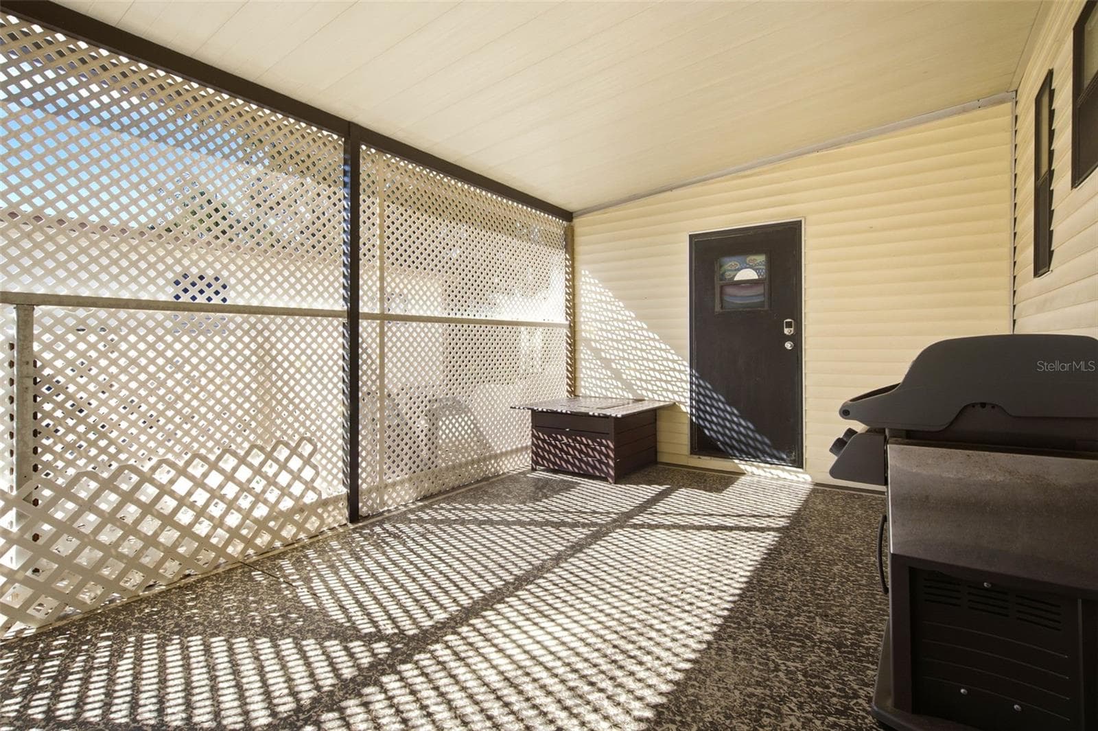 Manufactured Home at 113 JACKSON PARK AVE, DAVENPORT, photo 33 of 38