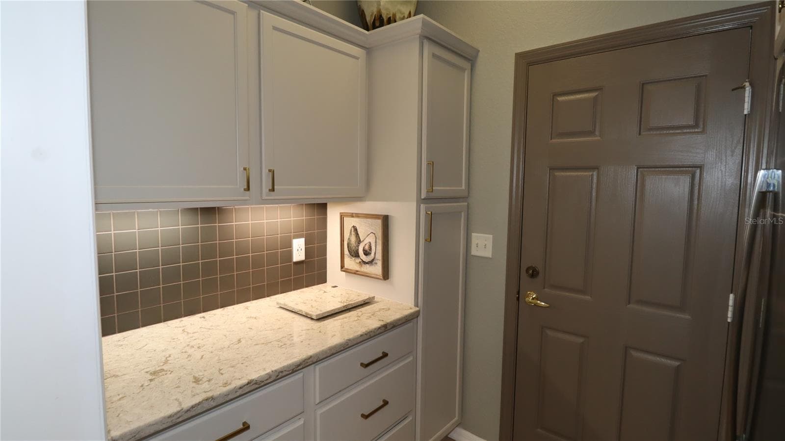 Butler's Pantry w/Addition Refrigerator - 9261 SE 124TH PL, SUMMERFIELD