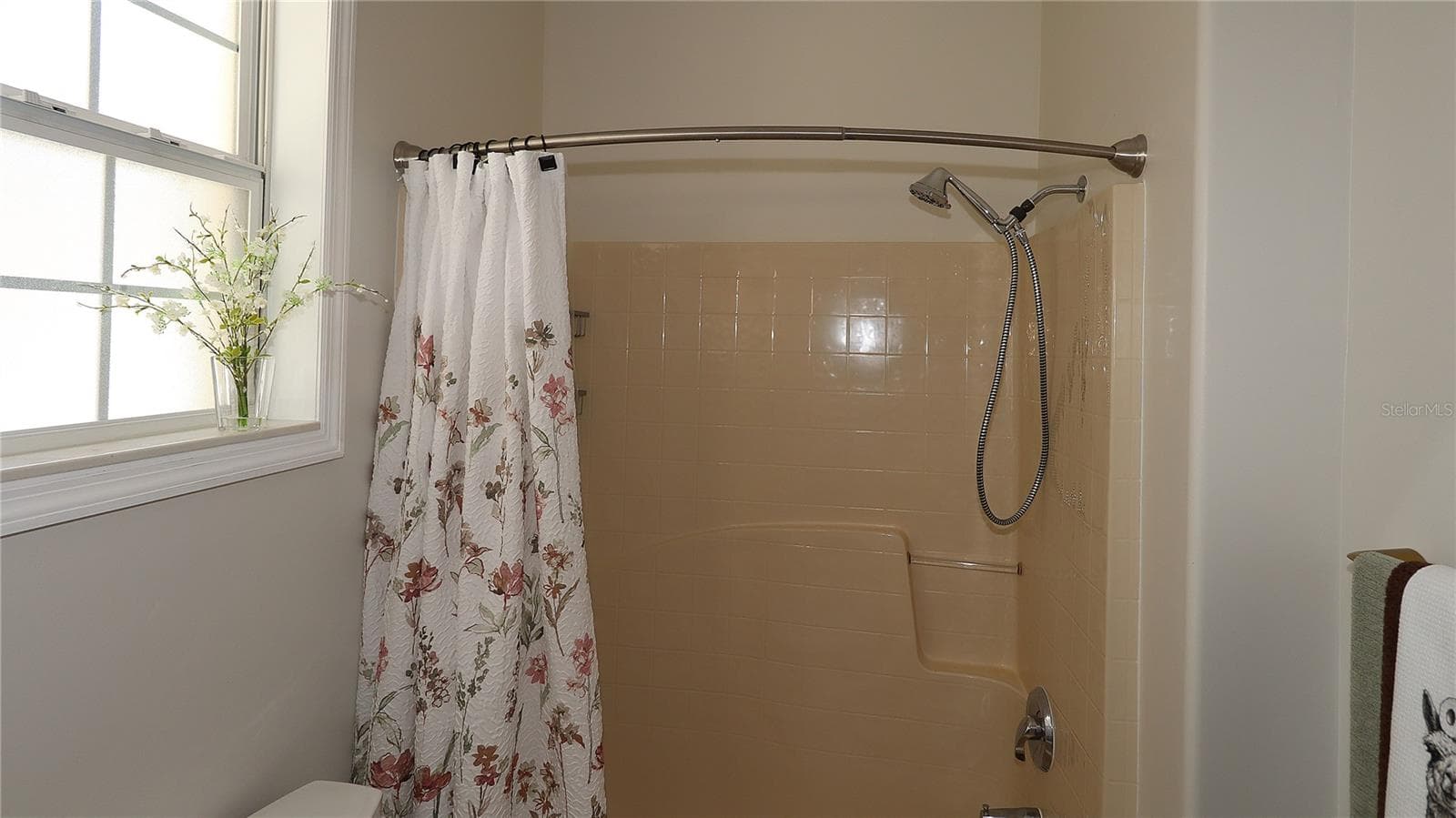 Tub/Shower Combo - 9261 SE 124TH PL, SUMMERFIELD