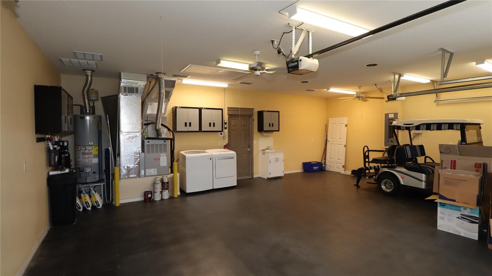 Climate Controlled Garage - 9261 SE 124TH PL, SUMMERFIELD