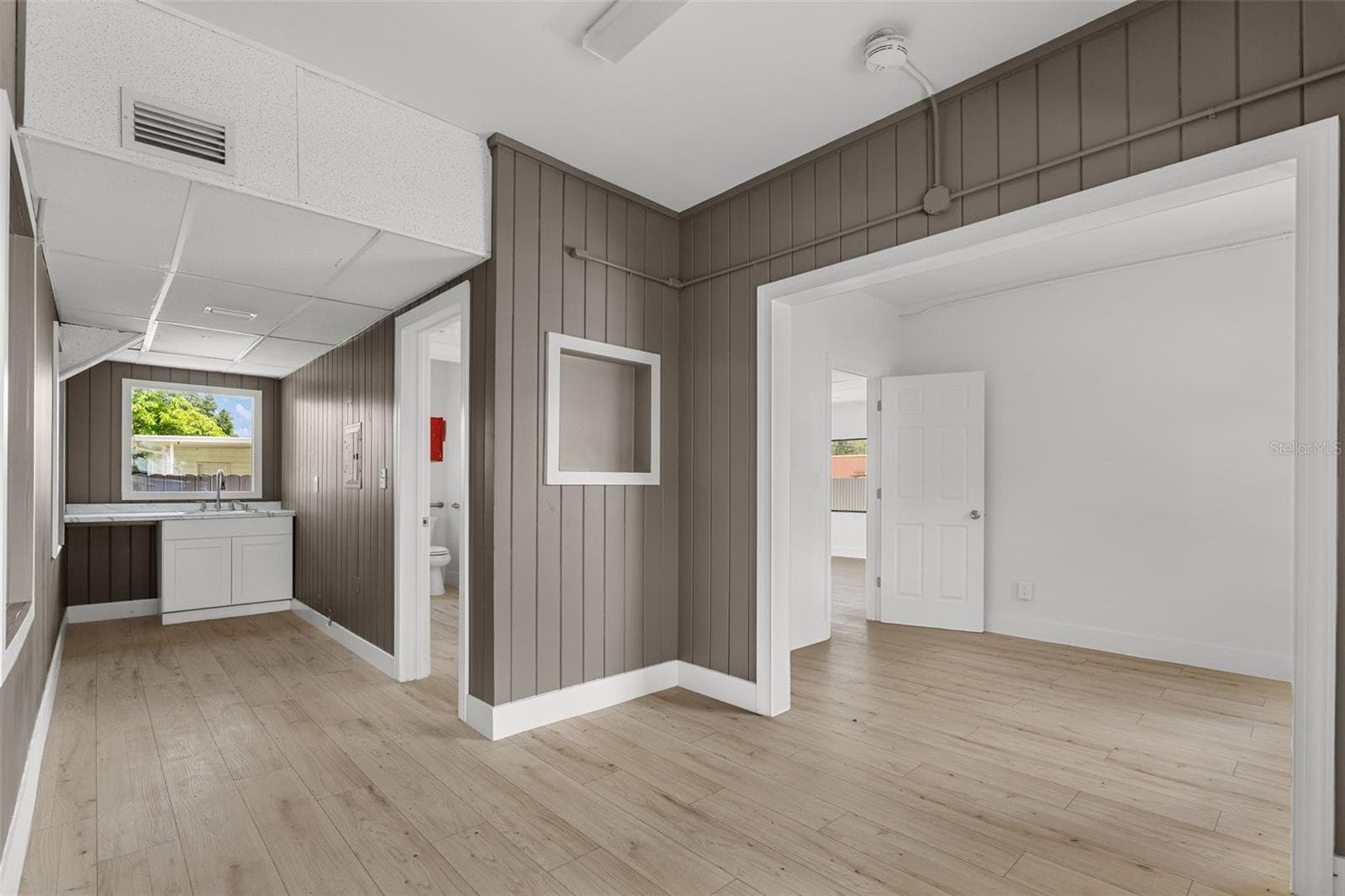 Office at 10302 N NEBRASKA AVE, TAMPA, photo 17 of 26