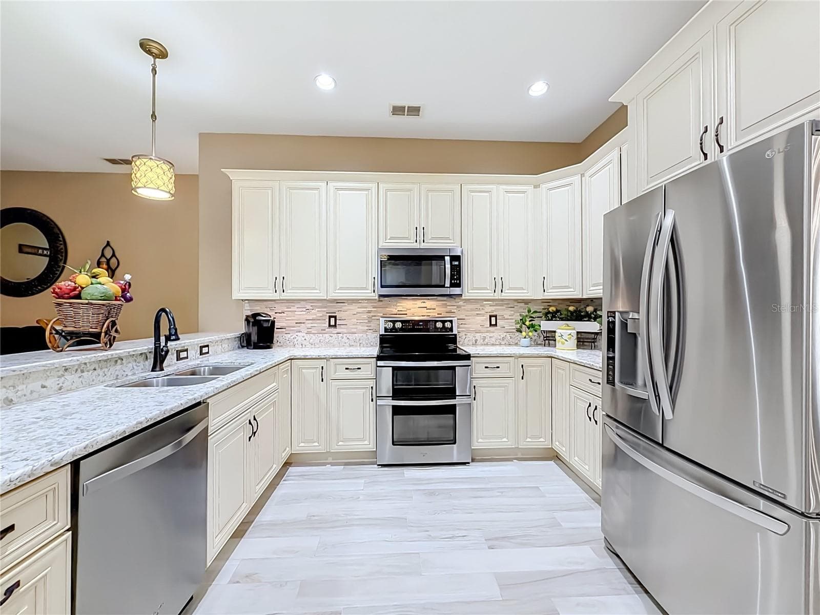 Single Family Residence at 1105 SHADOWBROOK TRL, WINTER SPRINGS, photo 6 of 39