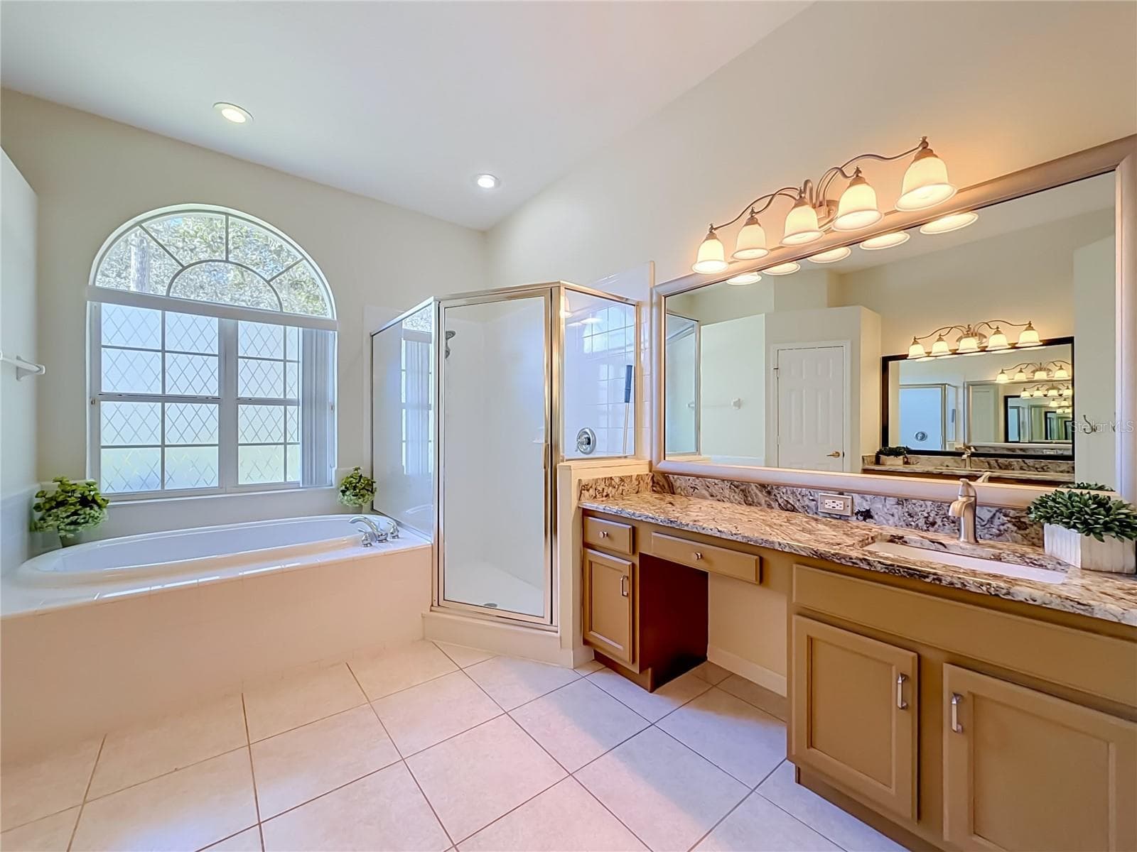 Single Family Residence at 1105 SHADOWBROOK TRL, WINTER SPRINGS, photo 18 of 39