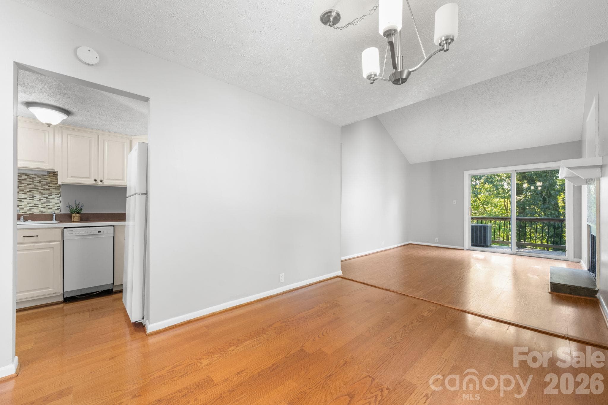 Condominium at 1050 21st Avenue NW, Hickory, photo 10 of 27