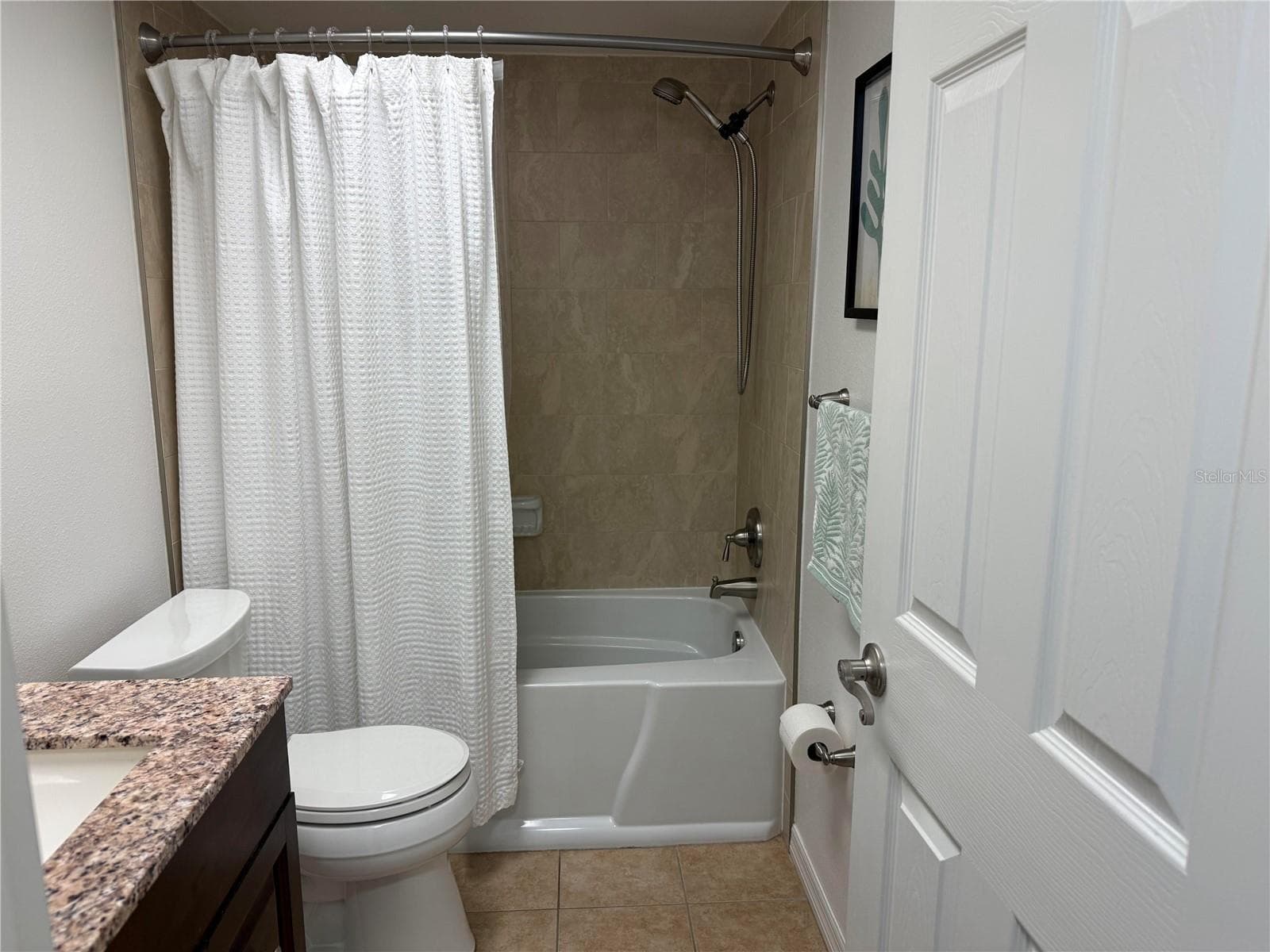Hall Bathroom - 12300 PARK BLVD #101, SEMINOLE