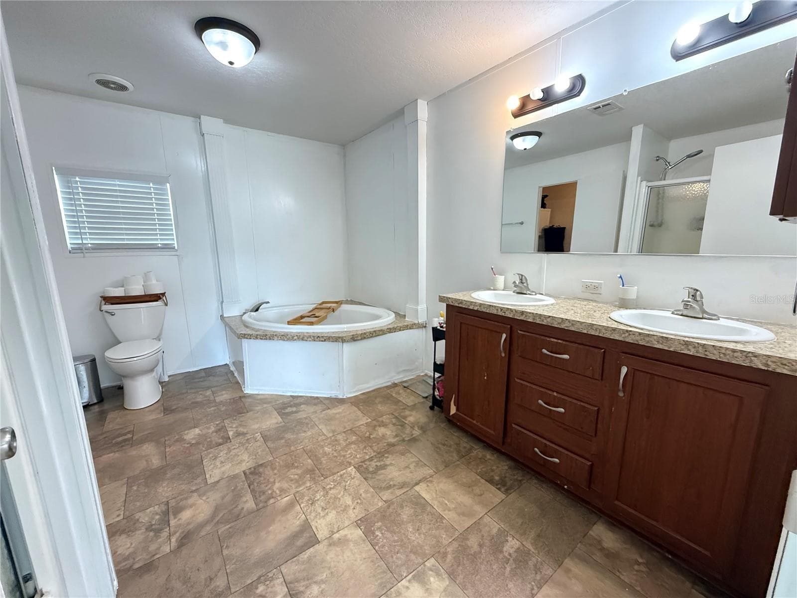 Manufactured Home at 23667 81ST RD, O'BRIEN, photo 20 of 123